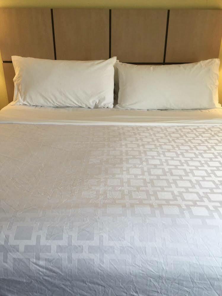 Candlewood Suites Lincoln By Ihg Extérieur photo